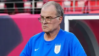 Un viejo conocido en Chile: Exseleccionado uruguayo criticó duramente a Marcelo Bielsa en plena Copa América