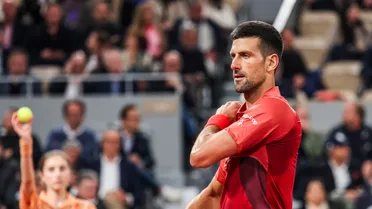 Novak Djokovic sigue recuperando ritmo y confianza en la arcilla en Roland Garros