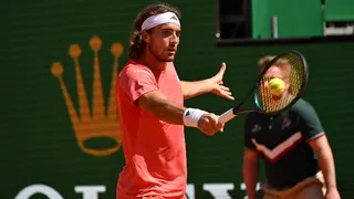 Tsitsipas dio el golpe al eliminar a Sinner en semifinales de Montecarlo