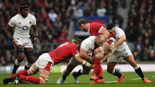 Rugbista inglés arriesga una dura suspensión tras agarrarle los testículos a un rival