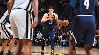 Nikola Jokic firmó un triple-doble ante los Spurs y guió la clasificación de Denver Nuggets
