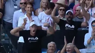 El desatado festejo del esposo de Karolina Pliskova con el triunfo sobre Serena Williams