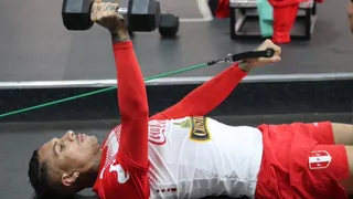 Guerrero se ejercitó en gimnasio en el primer entrenamiento de Perú con plantel completo