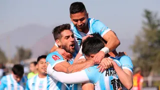 Tiene la misma vibra: Tomás Aránguiz anotó un gol a lo de David Beckham