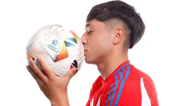 Sin debutar en Primera: Joya de La Roja firma hasta 2030 en el extranjero