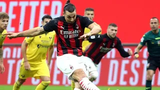 Zlatan tras fallar otro penal: Extraño a los hinchas, por eso mandé la pelota hacia la galería