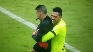 Arquero de Tolima explotó de alegría tras el título en Colombia y festejó con el árbitro