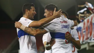 Universidad Católica se impuso a un Ñublense que sufrió con tres expulsados en Chillán