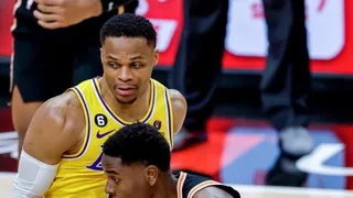 LeBron James firmó una actuación monumental en el día de su cumpleaños 38