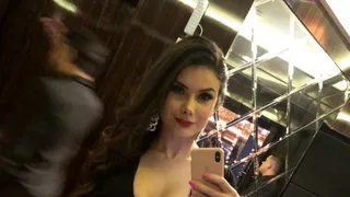 Tiene 22 años: La novia de Romario que se tomó las redes sociales