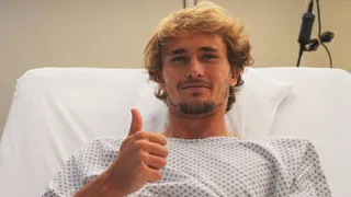 Zverev fue operado con éxito tras rotura de ligamentos: Volveré más fuerte que nunca