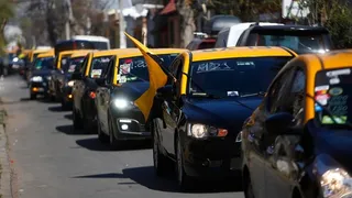 Taxistas protestaron en la AFA tras convenio de patrocinio entre Uber y la selección argentina