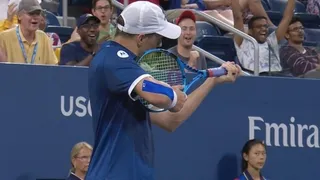 El US Open multó a Mike Bryan por simular que disparaba con su raqueta