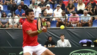 Un desconcertado Garin perdió el primer punto para Chile ante Kazajistán en Copa Davis