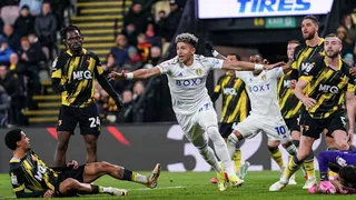 Leeds amargó a Watford y Francisco Sierralta en un vibrante empate por la Championship