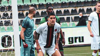 Enzo Roco le ganó el duelo de chilenos a Angelo Sagal en la Superliga turca