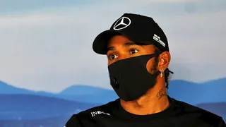 Eccleston a Hamilton: Tengo tu mismo nivel de escolarización, pero fui a la escuela durante la última Guerra Mundia