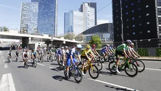 Las calles de París despidieron el Tour de Francia y al ganador Jonas Vingegaard