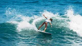 Lorena Fica y Estela López avanzaron a la final en el Mundial Preolímpico de Surf