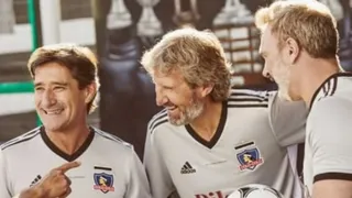 Colo Colo lanzó oficialmente camiseta conmemorativa de la Copa Libertadores del 91