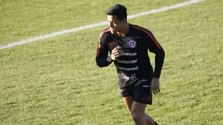 Alexis Sánchez entrenó normal y Oscar Opazo se ausentó de primera práctica de Chile en Brasil