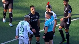 Matías Zaldivia cometió un grave error defensivo y fue expulsado en la U frente a Audax