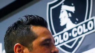 Mosa se reunió por más de una hora con posible sucesor de Jorge Almirón en Colo Colo
