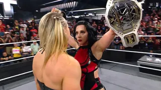 Stephanie Vaquer retiene sus dos títulos en NXT en un logro INÉDITO en WWE