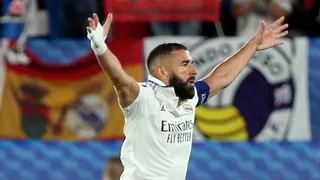 Benzema superó a Raúl y es el segundo máximo goleador en la historia de Real Madrid
