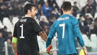 El afectuoso saludo de Cristiano Ronaldo a Buffon en zona mixta
