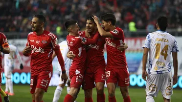 Se ilusiona con las copas: Ñublense vence a un errático Everton