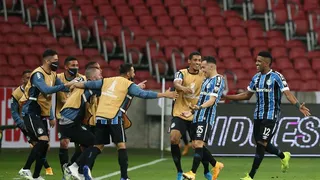 Gremio encendió la pelea en el grupo de U. Católica tras ganar el clásico a Inter en la Copa