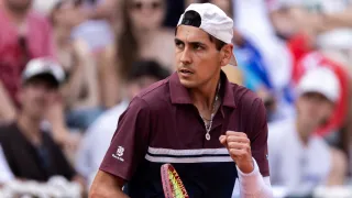 Tabilo cortó su mala racha y avanzó a cuartos del ATP 250 de Bastad