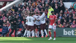 Manchester City derribó a Nottingham y mantiene al rojo vivo la lucha en la Premier League