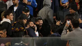 Presidente Boric compartió con hinchas en su visita al Estadio Santa Laura