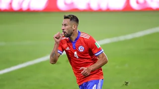 Ben Brereton y Mauricio Isla figuran en el equipo ideal de la quinta fecha de las Clasificatorias