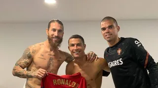 Cristiano Ronaldo regaló su camiseta a Sergio Ramos en su reencuentro tras dos años
