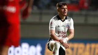 El plan de Gustavo Quinteros para suplir la ausencia de Leonardo Gil ante Cobresal