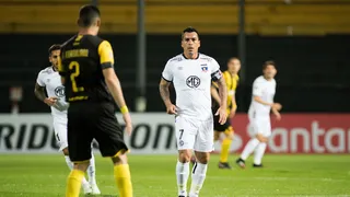 Colo Colo sucumbió ante Peñarol y quedó al borde de la eliminación en la Copa Libertadores