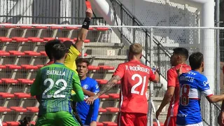 Matías Laba recibió 10 fechas de castigo por su dura falta contra Francisco Silva