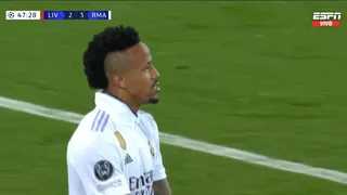 Eder Militao marcó de cabeza y Real Madrid lo dio vuelta ante Liverpool