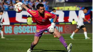 ¿Cortés o De Paul? La decisión que debe tomar Jorge Almirón en el arco de Colo Colo