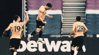 Wolves derribó con golazos a West Ham y tomó impulso en la Premier League