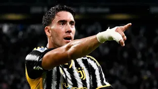 Una polémica y Vlahovic rescataron un empate para Juventus ante Bologna