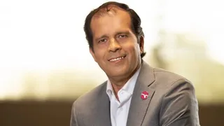 TNT Sports descartó recibir una solicitud de U. de Chile para la salida del relator Alejandro Lorca