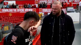 Hincha recorrió miles de kilómetros en bicicleta para ir a Old Trafford y Rooney lo hizo llorar de emoción