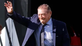 Hernán “Clavito” Godoy: El entrenador chileno perdió el camarín, lo manejan los representantes