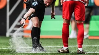 Dortmund se impuso a domicilio a Augsburgo y quedó con la primera opción del título en Alemania