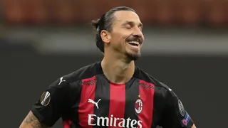 ¡También puede fallar! La reacción de Ibrahimovic al errar penal en triunfo de Milan en Europa League