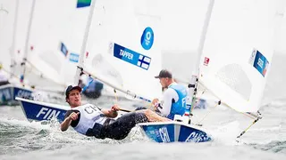 Clemente Seguel mantuvo el lugar 19 en la vela láser y se aleja de la final por medalla
